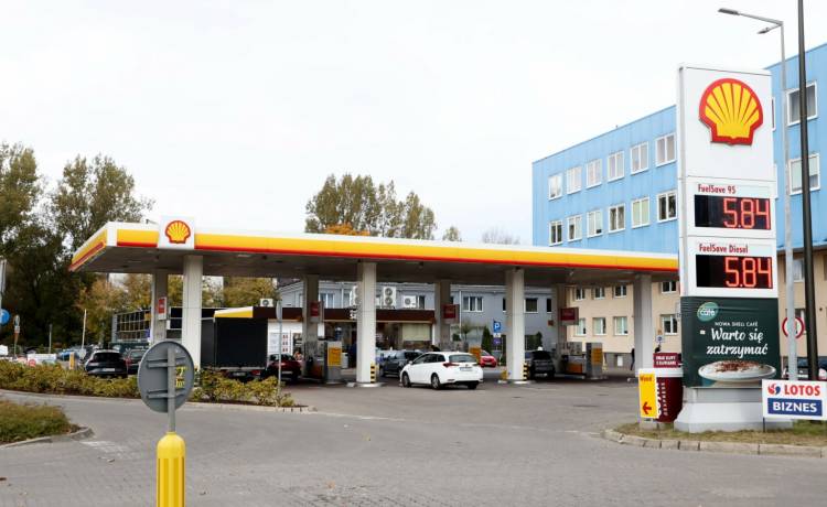 Stacja paliw Shell, fot. Pawel Wodzynski/East News