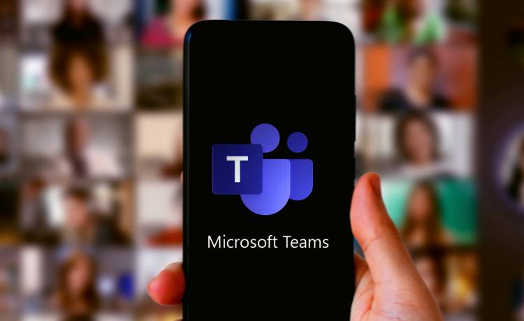Microsoft Teams, fot. Shutterstock/DANIEL CONSTANTE