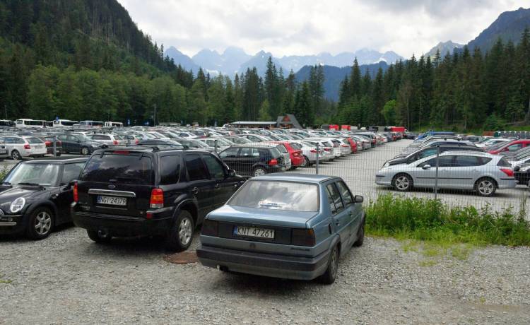 Parking przy Palenicy Bałczańskiej, fot. Pawel Murzyn/East News
