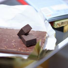 Jak przechowywać czekoladę, by nie straciła smaku? Jest na to prosty sposób!