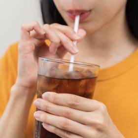 Napoje gazowane mogą wywoływać depresję? Zaskakujące wyniki badań