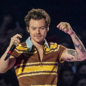 Harry Styles powraca. Tajemnicze billboardy na całym świecie