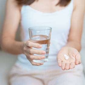 „Paracetamol challenge” pod lupą GIF. Ostrzeżenie przed niebezpieczeństwem