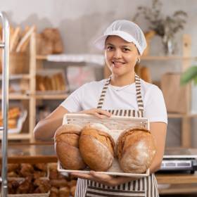 Tak chleb na zakwasie wpływa na pracę jelit. Eksperci wyjaśniają