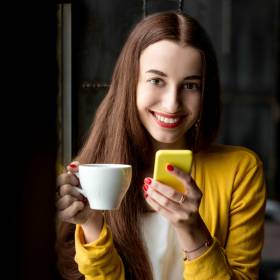 Co dodawać do kawy, żeby była zdrowsza? Wystarczą 3 przyprawy z kuchni