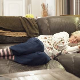 Kiedy drzemki są niebezpieczne? Naukowcy tłumaczą: „ważne jest....”