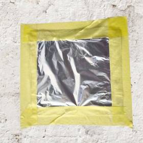 Folia aluminiowa na ścianach domu. Tani i szybki test, który uchroni cię przed remontem