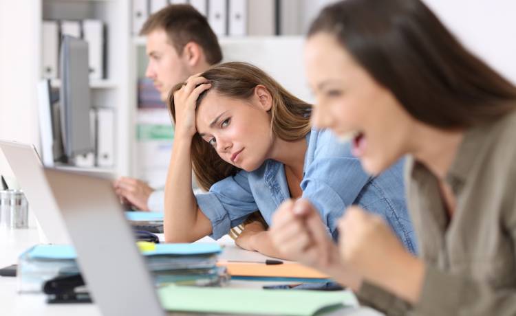 Powstał ranking 15 najbardziej irytujących rzeczy, które zdarzają się w pracy. Dobrze je znasz!