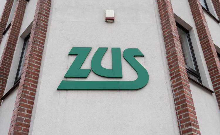 Nowy komunikat od ZUS, fot. Shutterstock