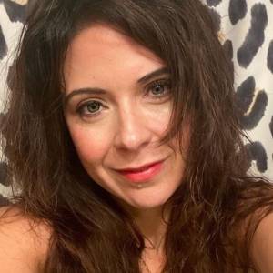 Publikowała w sieci erotyczne zdjęcia. Jej dzieci zostały wyrzucone za szkoły