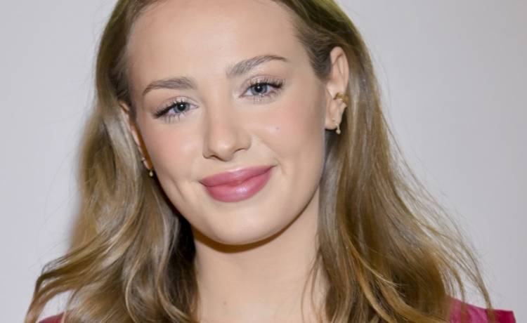 Wiktoria Gąsiewska eksponuje ciało, pozując w body. Tak nie pojawia się w "Barwach szczęścia"! 