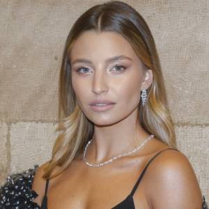 Julia Wieniawa perfidnie oszukana! Fałszywe informacje na temat aktorki krążą po sieci. "Nie wierzcie w to" - apeluje gwiazda 