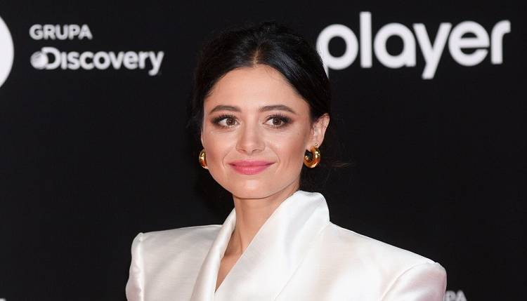 Adriana Kalska zdradziła, ile ma lat. "Na oko osiemnastka" - komentują zaskoczeni internauci 