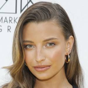 Julia Wieniawa w stroju kąpielowym. Celebrytka pozdrawia z greckich wakacji [FOTO]