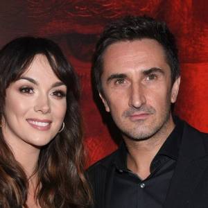 Paulina Krupińska i Sebastian Karpiel-Bułecka na zdjęciach ze ślubu. Wybrali oryginalne kreacje! 