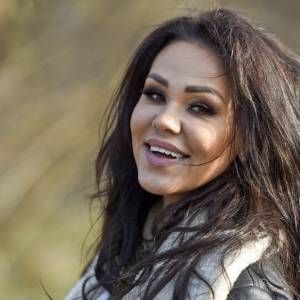 Sylwia Bomba zniewala w czerwieni. Uczestniczka "Gogglebox" szczerze o diecie i samoakceptacji