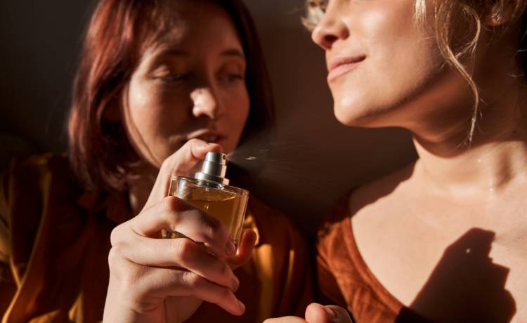 Perfumy arabskie szturmem zdobywają Polskę! Skąd ta niezwykła popularność?, fot. Shutterstock