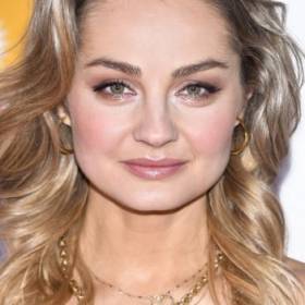 RMF Extra: Małgorzata Socha młodnieje? Tak twierdzą fani! Najnowsze zdjęcia robią wrażenie: "Bardzo dziewczęco"