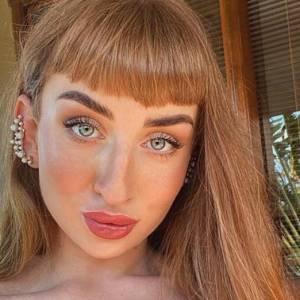 Hania z "Hotelu Paradise" pozuje niemal nago. "Kocica"                                     