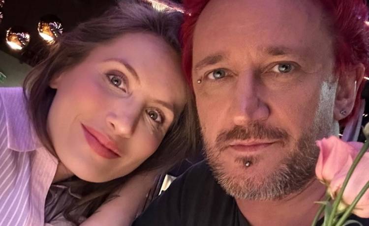 Michał i Pola Wiśniewscy na nowym zdjęciu z synami. Internauci patrzą na jedno. "Odpocznij"