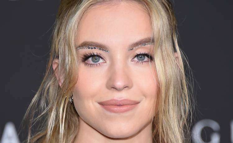 Sydney Sweeney na odważnych kadrach. Gwiazda "Euforii" pozuje w miniaturowym bikini