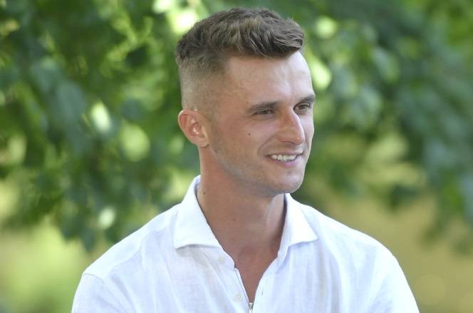 Adam z "Rolnik szuka żony" został wprost zapytany o to, czy jest z Teresą. Wymowna reakcja uczestnika show! [WIDEO]