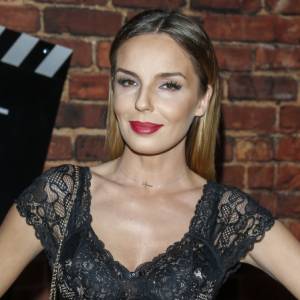 Agnieszka Włodarczyk w odważnym bikini w basenie. Niczym Sabrina w teledysku "Boys Boys Boys"