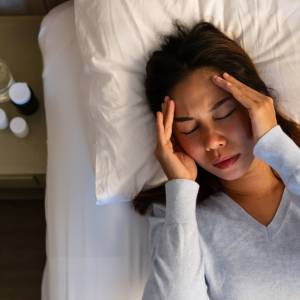 Masz problemy z zaśnięciem? Sprawdź, czego NIE ROBIĆ przed snem