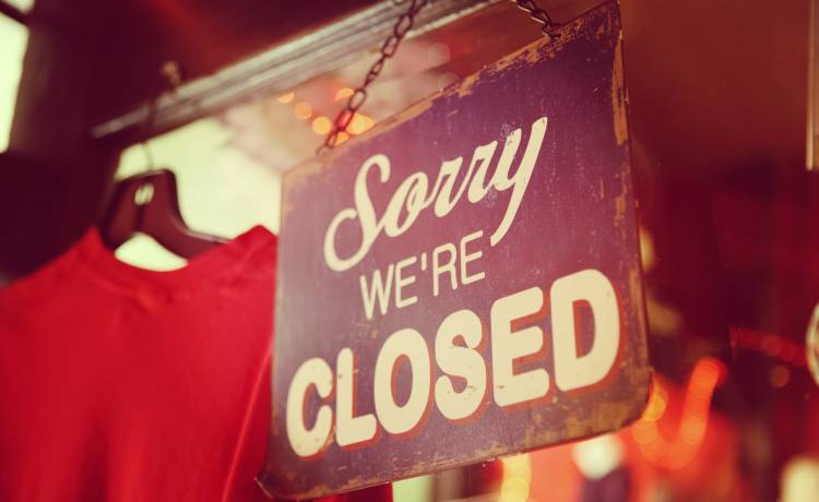 Niedziele handlowe 2019: Koniec z zakazem handlu? Coraz mniej zadowolonych Polaków, eksperci sugerują zmiany