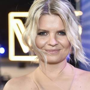 Marta Manowska niczym Sabrina z teledysku do piosenki "Boys, Boys, Boys"! Prowadząca program: "Rolnik szuka żony" na zmysłowym kadrze [ZDJĘCIE]               