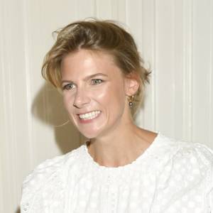 Marta Wierzbicka z ukochanym! Aktorka pokazała zdjęcia z sesji poślubnej 