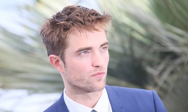 Robert Pattinson ma koronawirusa. Produkcja wstrzymała prace na planie do filmu: "The Batman"                                                                                             