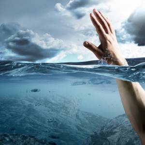 Pierwsza pomoc w przypadku tonięcia. Co trzeba zrobić?