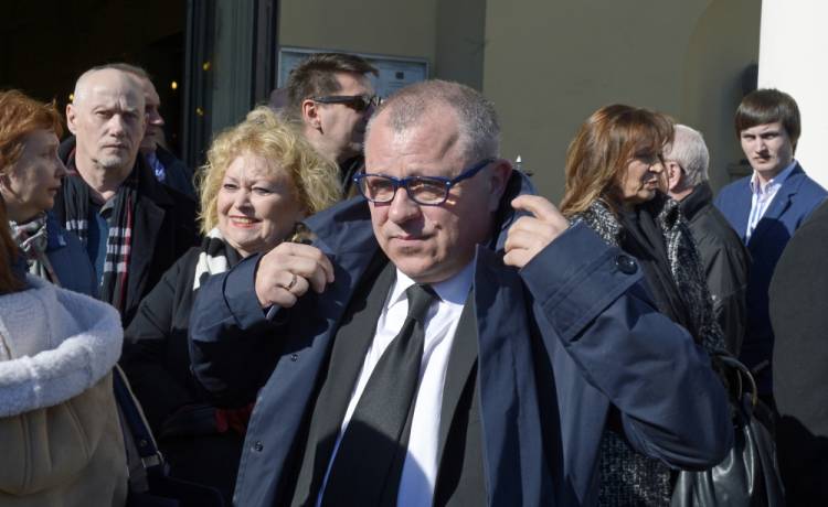 Gwiazdor serialu "M jak miłość" w żałobie. Przez koronawirusa zmarł jego bliski         