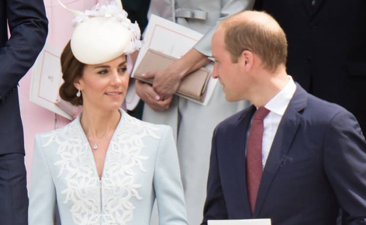 Kryzys Kate i Williama?! Księżna odpycha księcia na oczach tłumu [WIDEO]