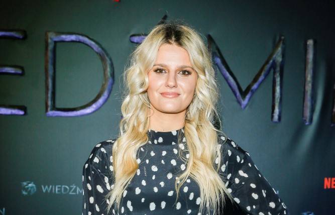 Zofia Zborowska pokazała, jak wyglądała przed i po imprezie. "Opuchnięty księżyc w pełni"                                        