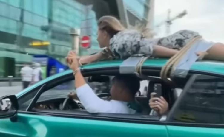 Youtuber przywiązał swoją dziewczynę do dachu samochodu i przejechał przez całe miasto. Zrobił to w ramach "testu zaufania"