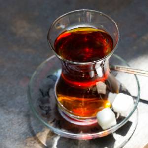 To jeden z najpopularniejszych napoi. Czy ma właściwości zdrowotne?