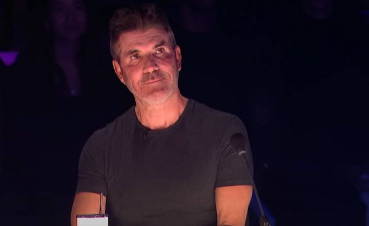  Nawet Simon Cowell nie mógł powstrzymać wzruszenia! Niesłysząca 35-latka zaśpiewała w "Mam talent". Polały się łzy... [WIDEO]