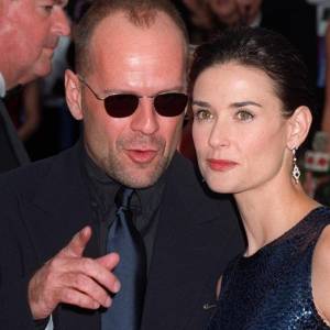 Demi Moore i Bruce Willis znowu razem?! Rodzinne zdjęcie w piżamach zaskoczyło fanów!