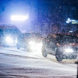 Uwaga kierowcy! Mżawka i śnieg z deszczem! Gdzie będzie najniebezpieczniej? 