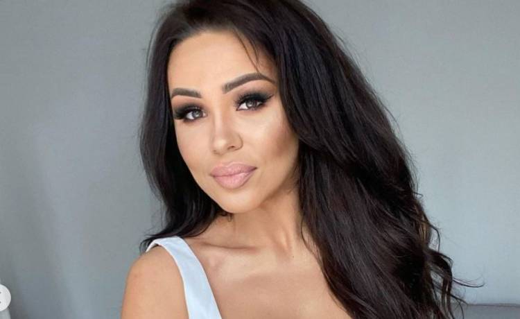 Sylwia Bomba pozuje w odważnym tanecznym stroju. Celebrytka gotowa na rywalizację w "Tańcu z gwiazdami"