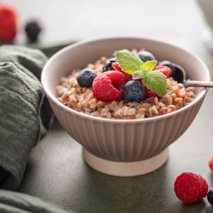 Owsianka na śniadanie. Oto, jak reaguje twój organizm 