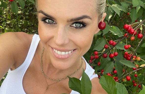 Jak wygląda żona Marcina Mroczka? Marlena Muranowicz kusi w prześwitującej kreacji! [ZDJĘCIA]