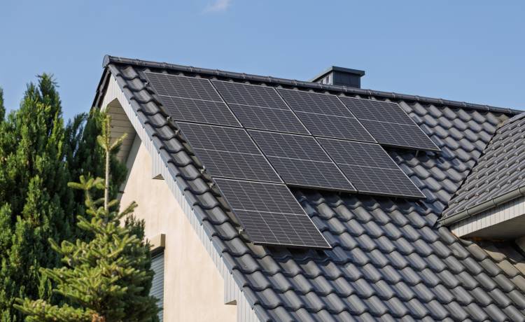 UOKiK bez litości dla branży OZE. Ponad 7 mln zł kary za manipulacje i „urzędowe” pułapki na klientów, fot. Shutterstock