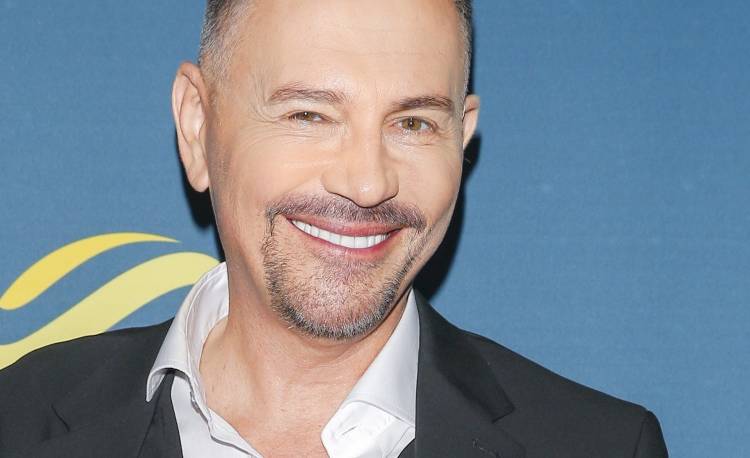 Krzysztof Ibisz przebrał się za świętego Mikołaja. Wszystko się nagrało! [WIDEO]