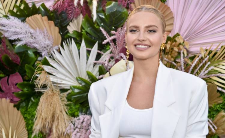 Karolina Pisarek odsłania ciało w bardzo skąpym bikini! "Piękna figura" - komentują fani