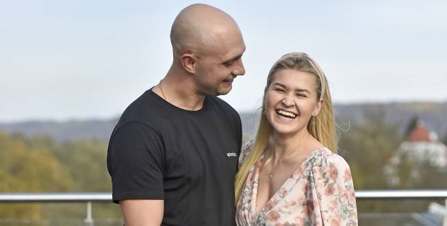 "Rolnik szuka żony". Klaudia z Valentynem na zdjęciu z podróży. Internauci: "To musi zakończyć się ślubem"