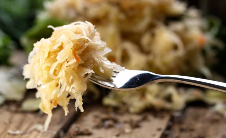 Zatrucie salmonellą w szkole podstawowej. Bakterie były w surówce!