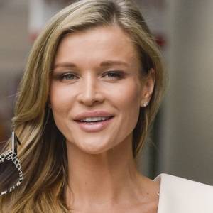 Ciężarna Joanna Krupa na zaskakującym zdjęciu. Z ukrycia sfotografował ją sam Marcin Tyszka! 